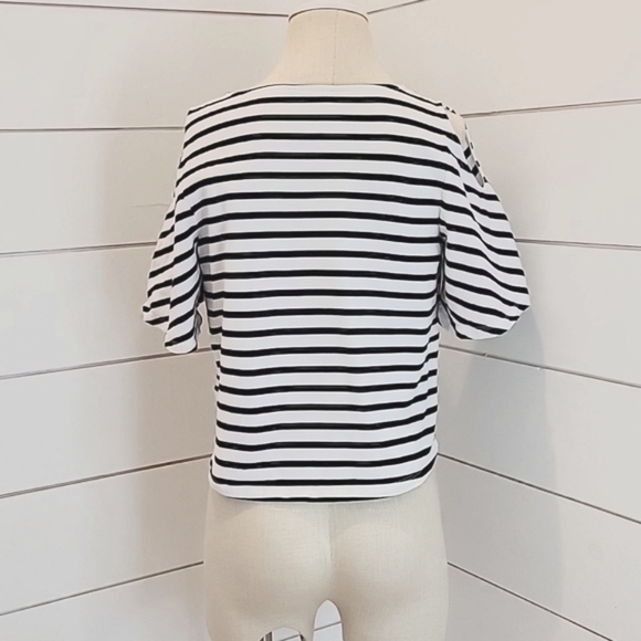 Lauren by Ralph Lauren petite medium flowy crop top with peekaboo shoulders - Picture 3 of 5